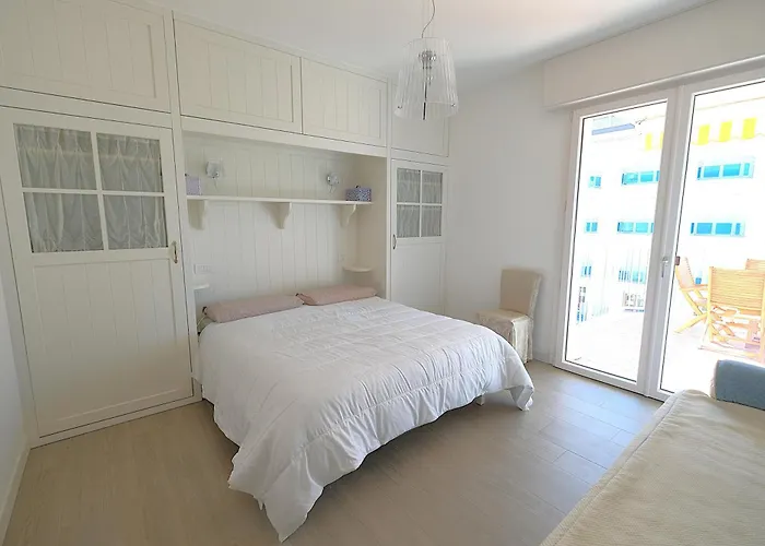 Panfilo Con Piscina Fronte Mare Lido di Jesolo