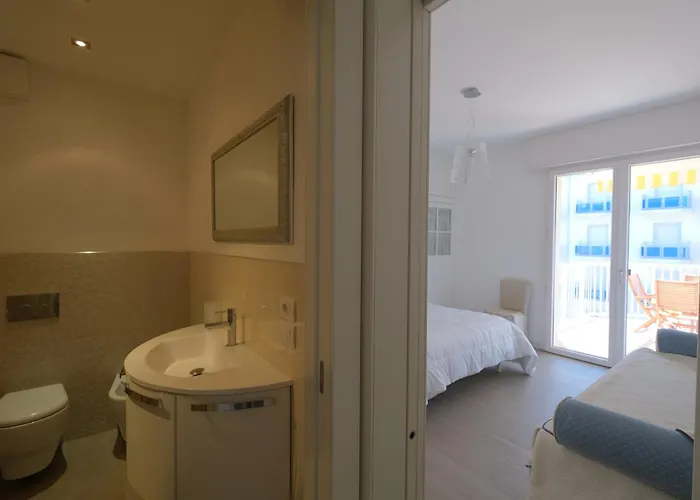 Panfilo Con Piscina Fronte Mare Daire